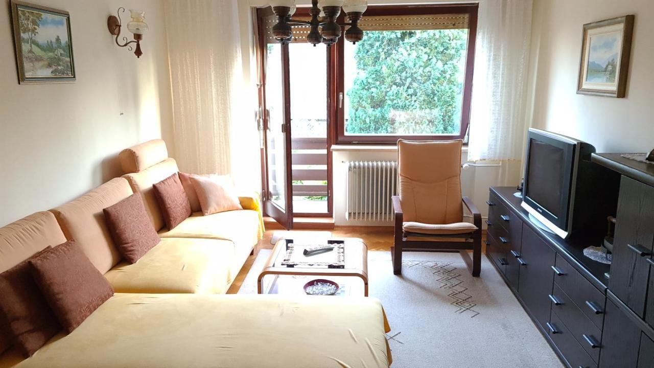 Apartment Ajdna Zirovnica Luaran gambar