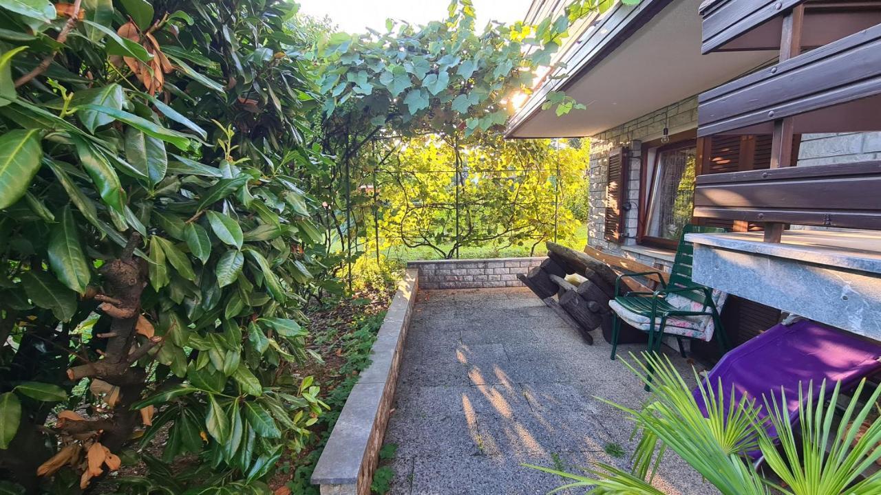 Apartment Ajdna Zirovnica Luaran gambar
